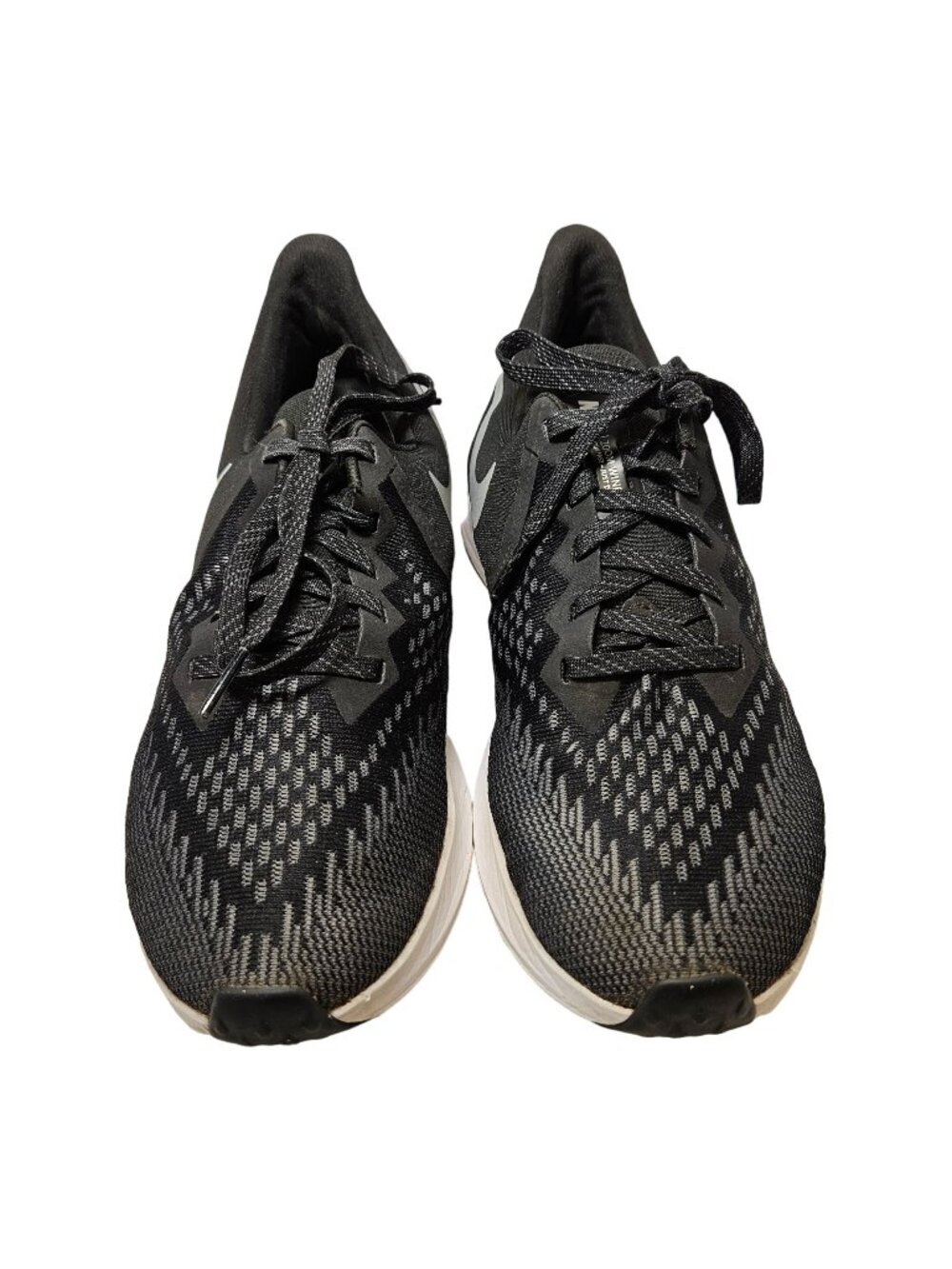 Nike athletic shoes Womens 9 Black white Zoom Winflow trainers running jogging